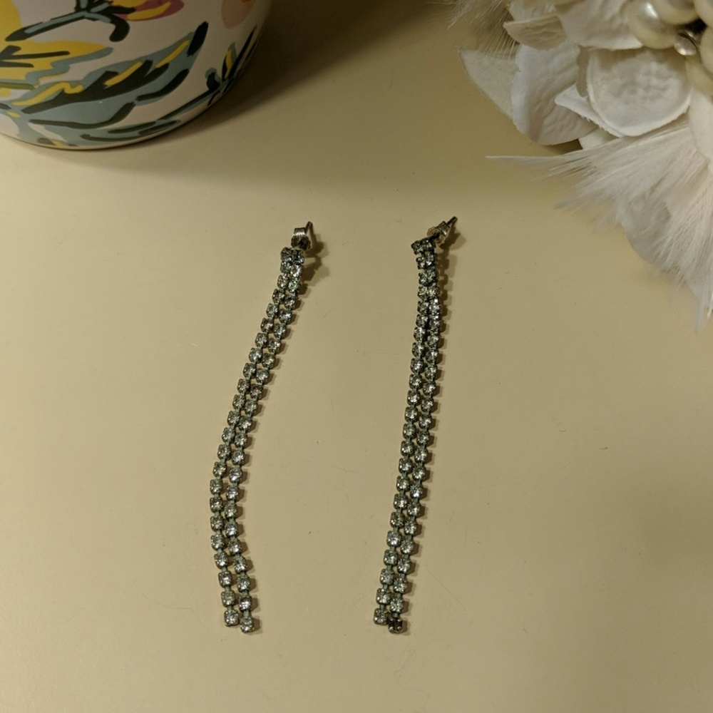 💖 Diamond Dangling Earrings